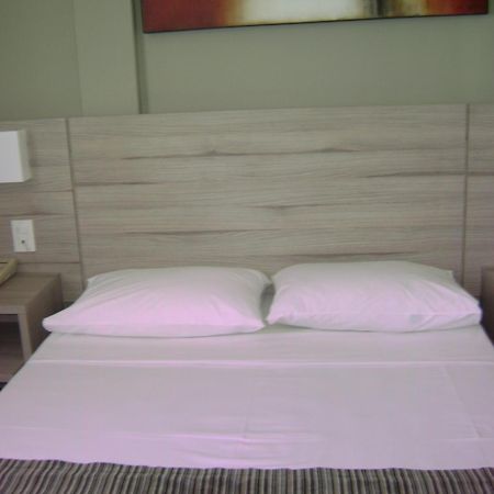 Hotel Linhatur Линярес Екстериор снимка