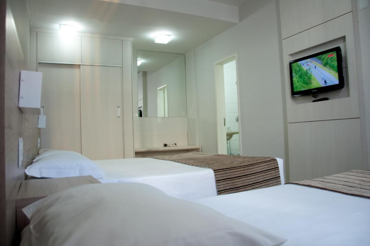 Hotel Linhatur Линярес Екстериор снимка