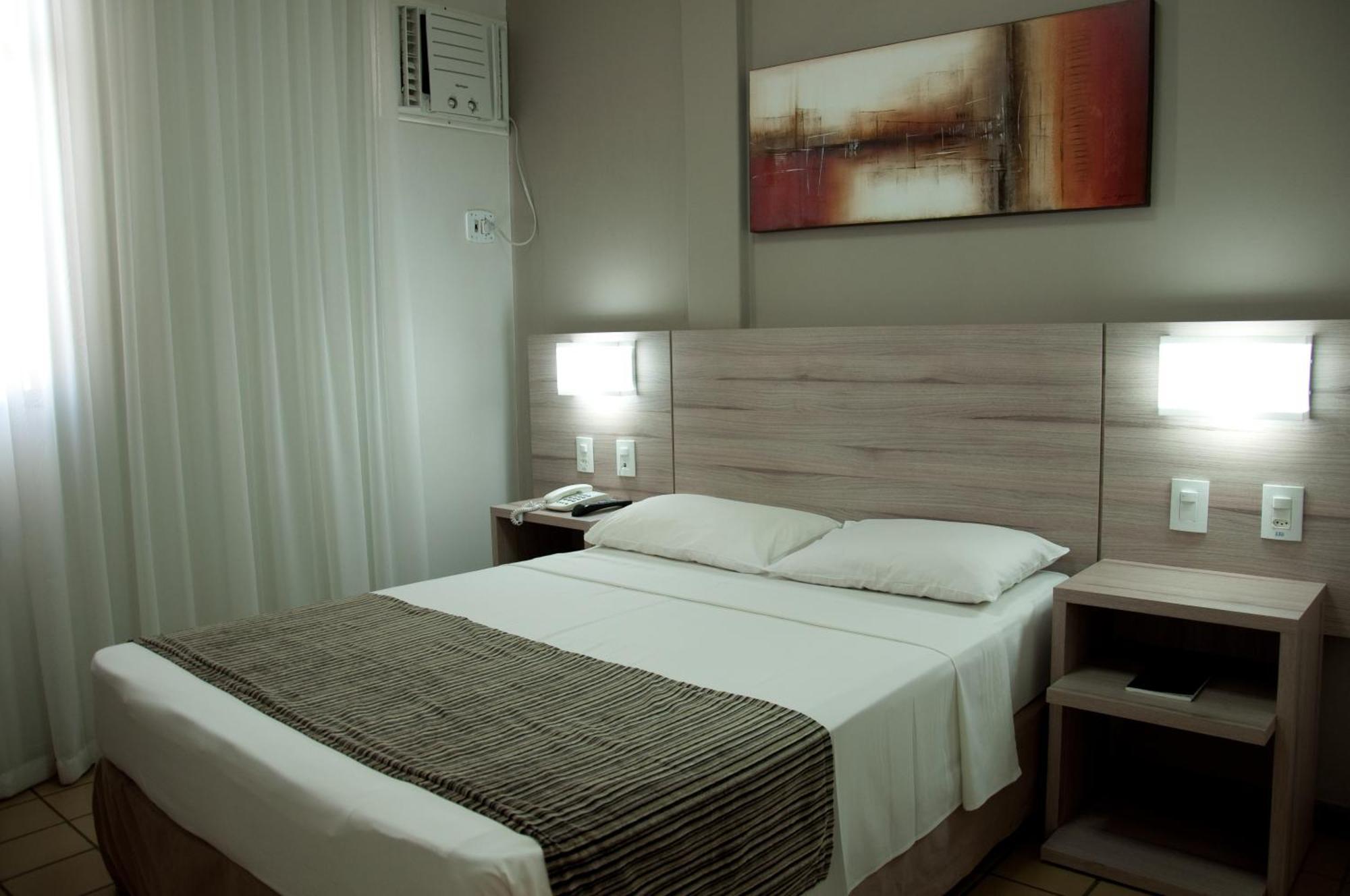 Hotel Linhatur Линярес Екстериор снимка